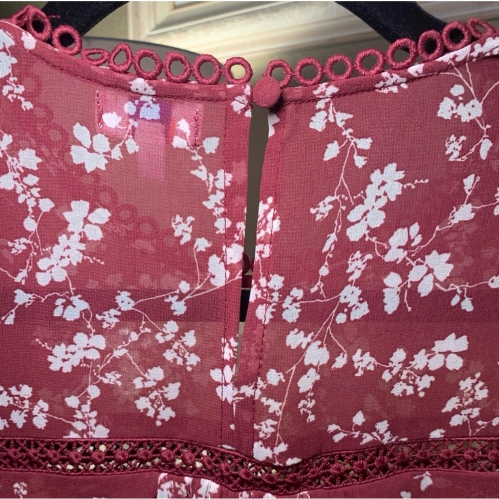 Patterned Burgundy/Cream Layered Dress w/ Flowy Skirt and Short Sleeve (Medium) - Picture 13 of 14